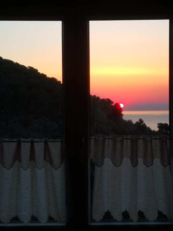 Florinda Lemon'S Suite Cervo Exterior photo
