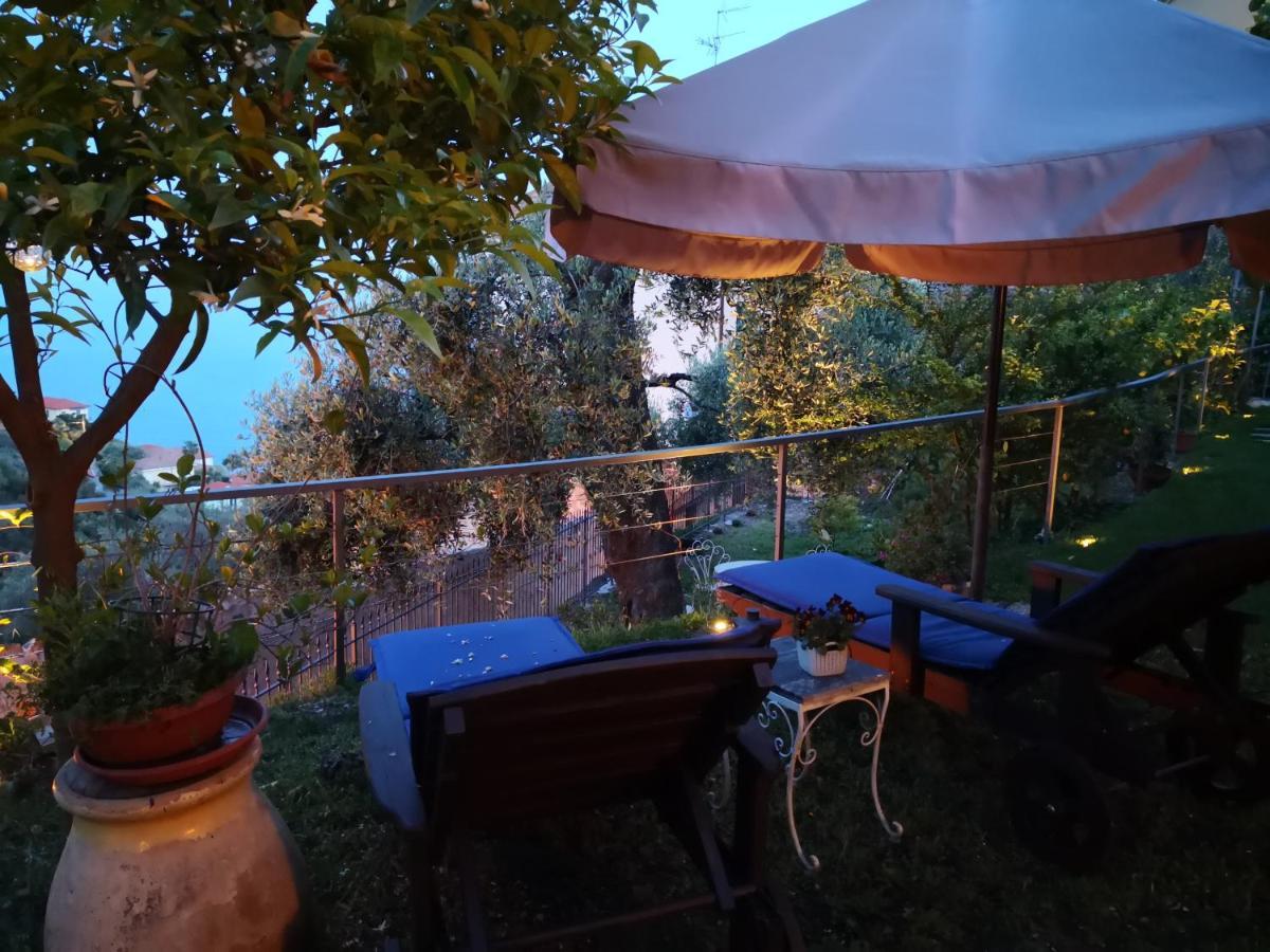 Florinda Lemon'S Suite Cervo Exterior photo